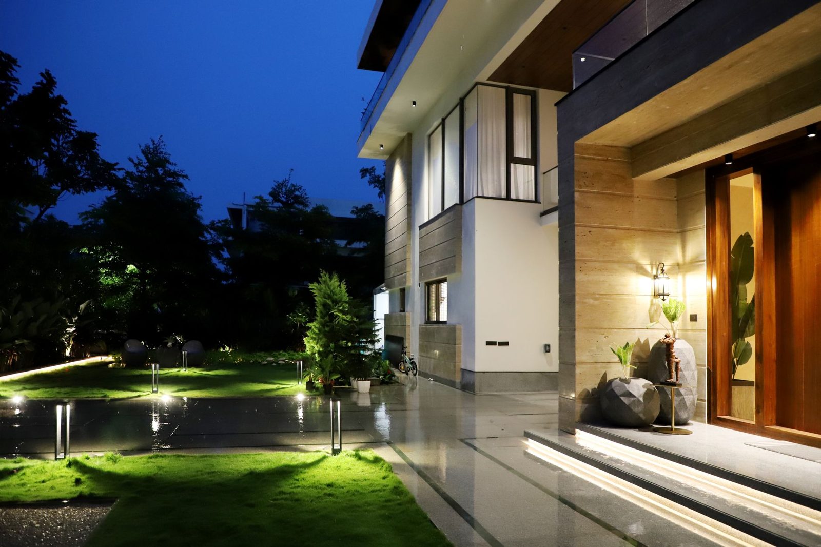 Modern South Florida home — residential window tinting by Tint Station