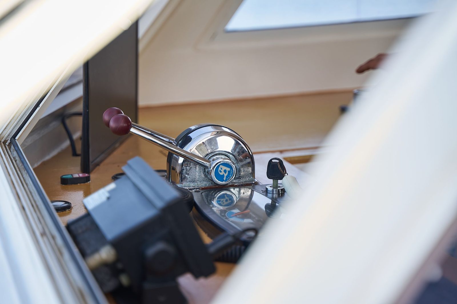 Marine navigation electronics by Tint Station